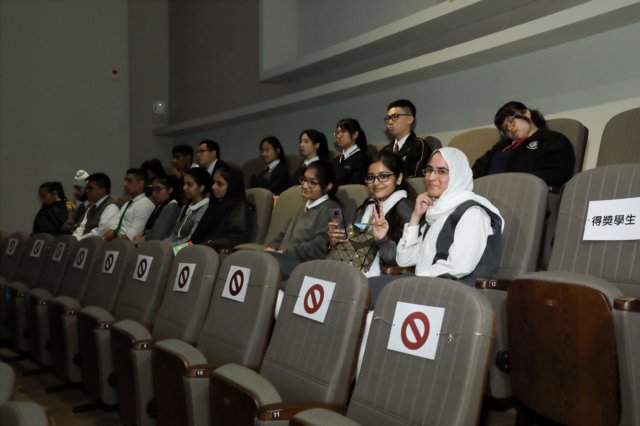 apl2100.jpg